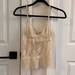 ✨SOLD✨ vintage lace cami